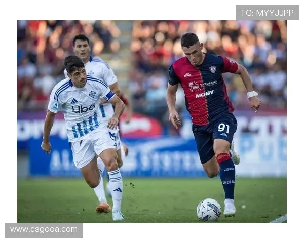 意甲半场战报：卡奎雷特米歇尔破门 科莫领先卡利亚里2-1